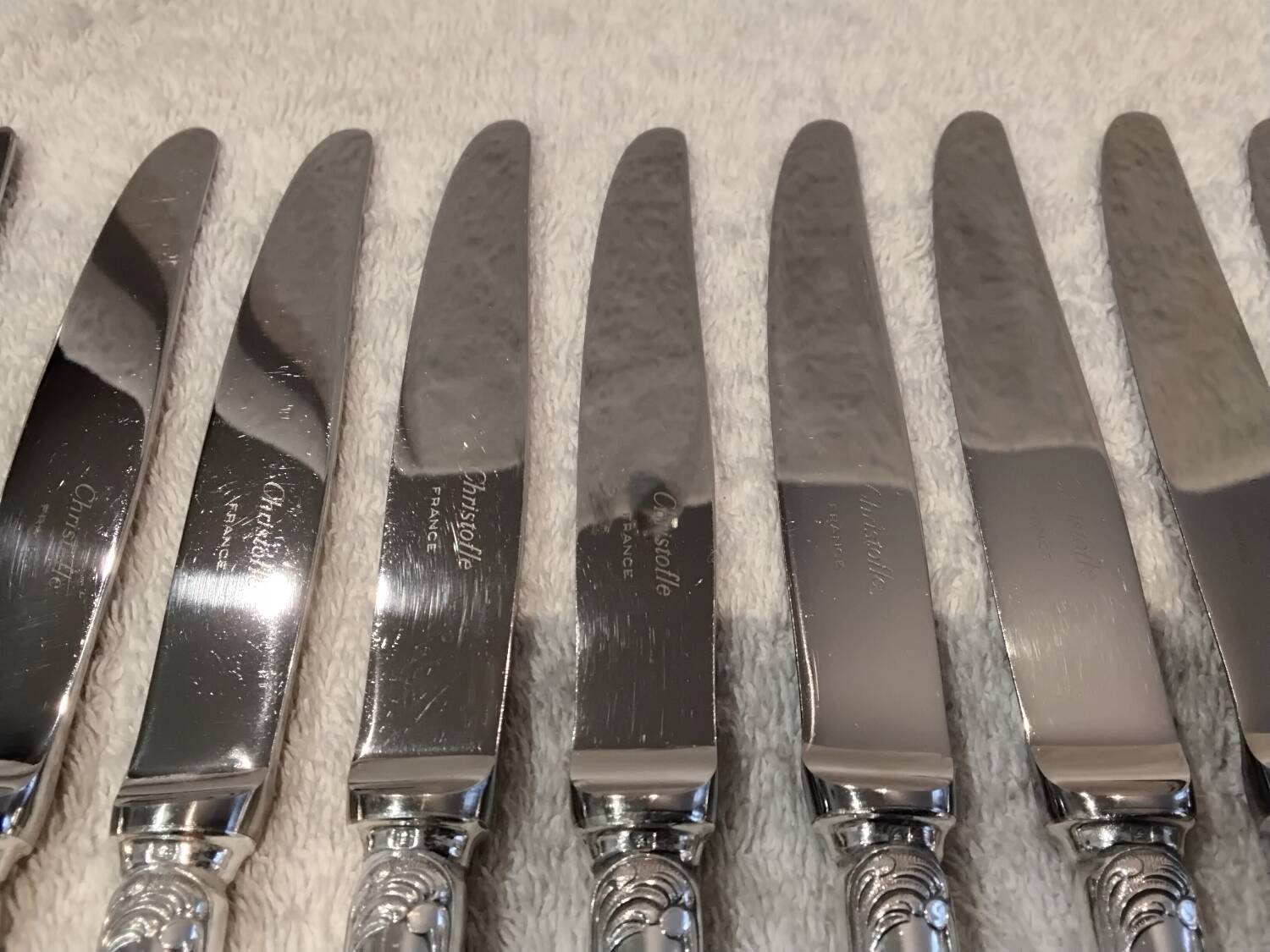 12 Christofle Marly silver plated dessert knives, 19.7cm