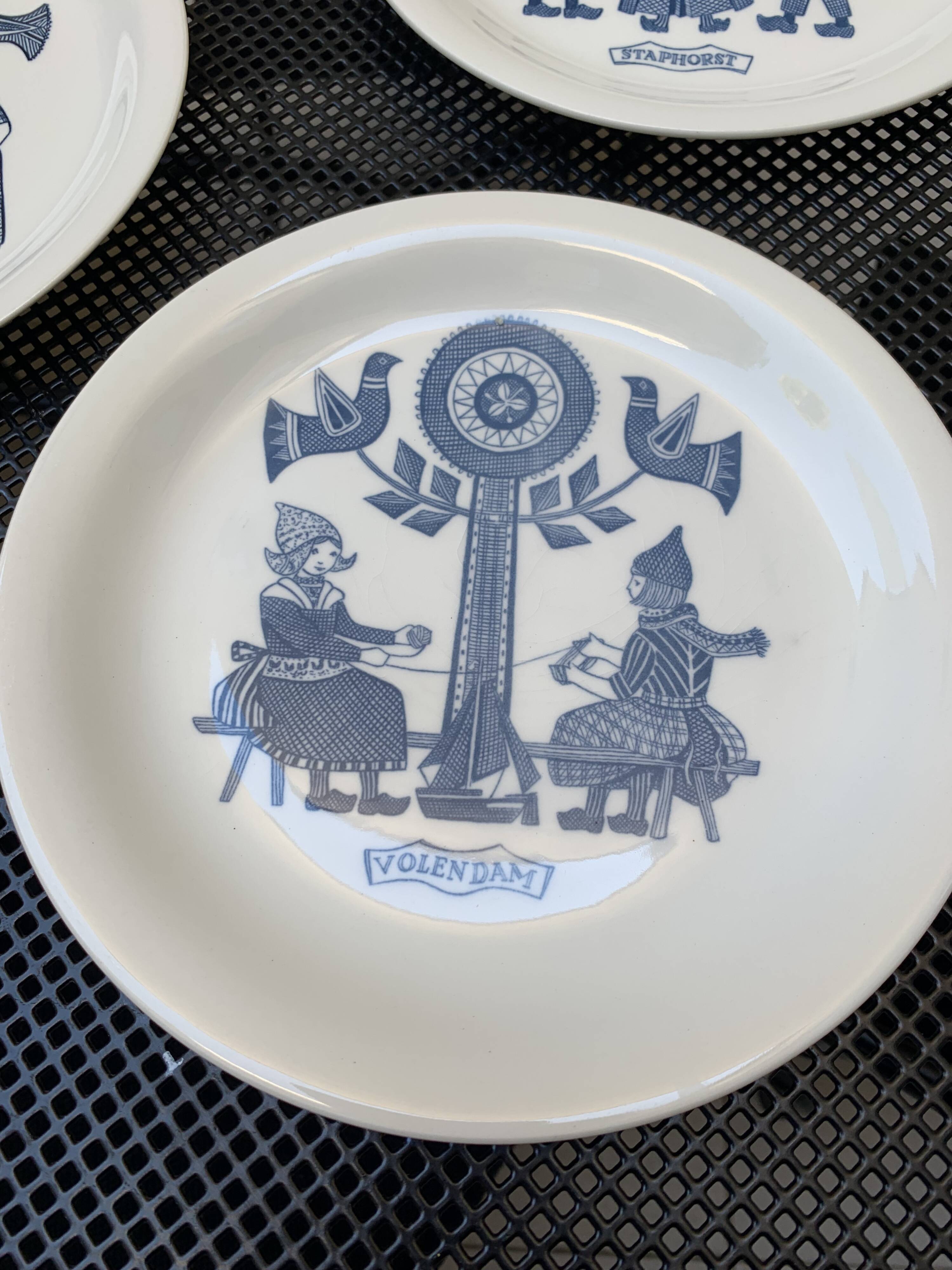 Set of five royal sphinx dessert plates Maastricht 1960s