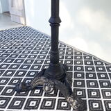 Cast-foot bistro table