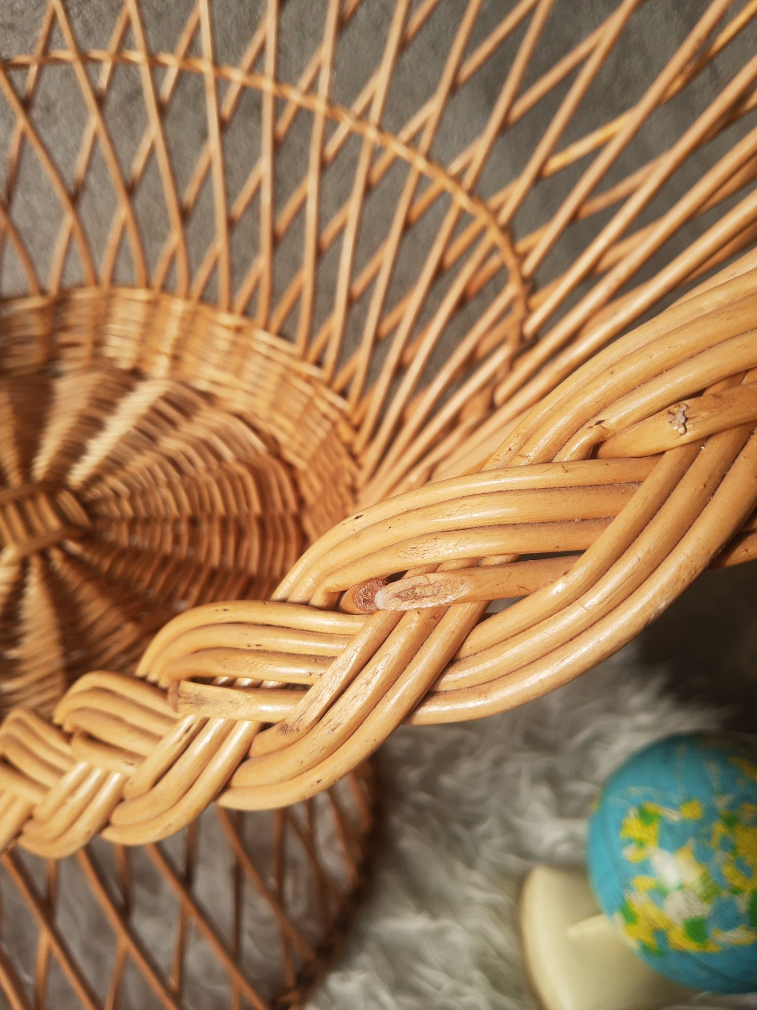 Fauteuil en osier pour enfant style emmanuelle
