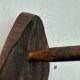 Table basse tripode brutaliste 