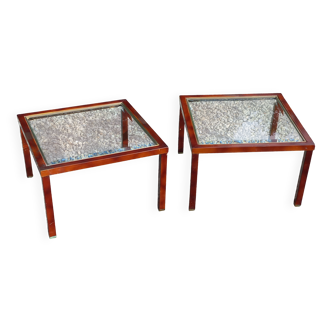 Paire de bouts de canapé en métal laqué, laiton et verre, années 70