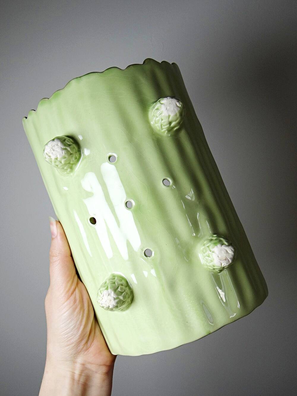 Asparagus service in earthenware, trompe-l'œil decoration, vintage 1970s-1980s.