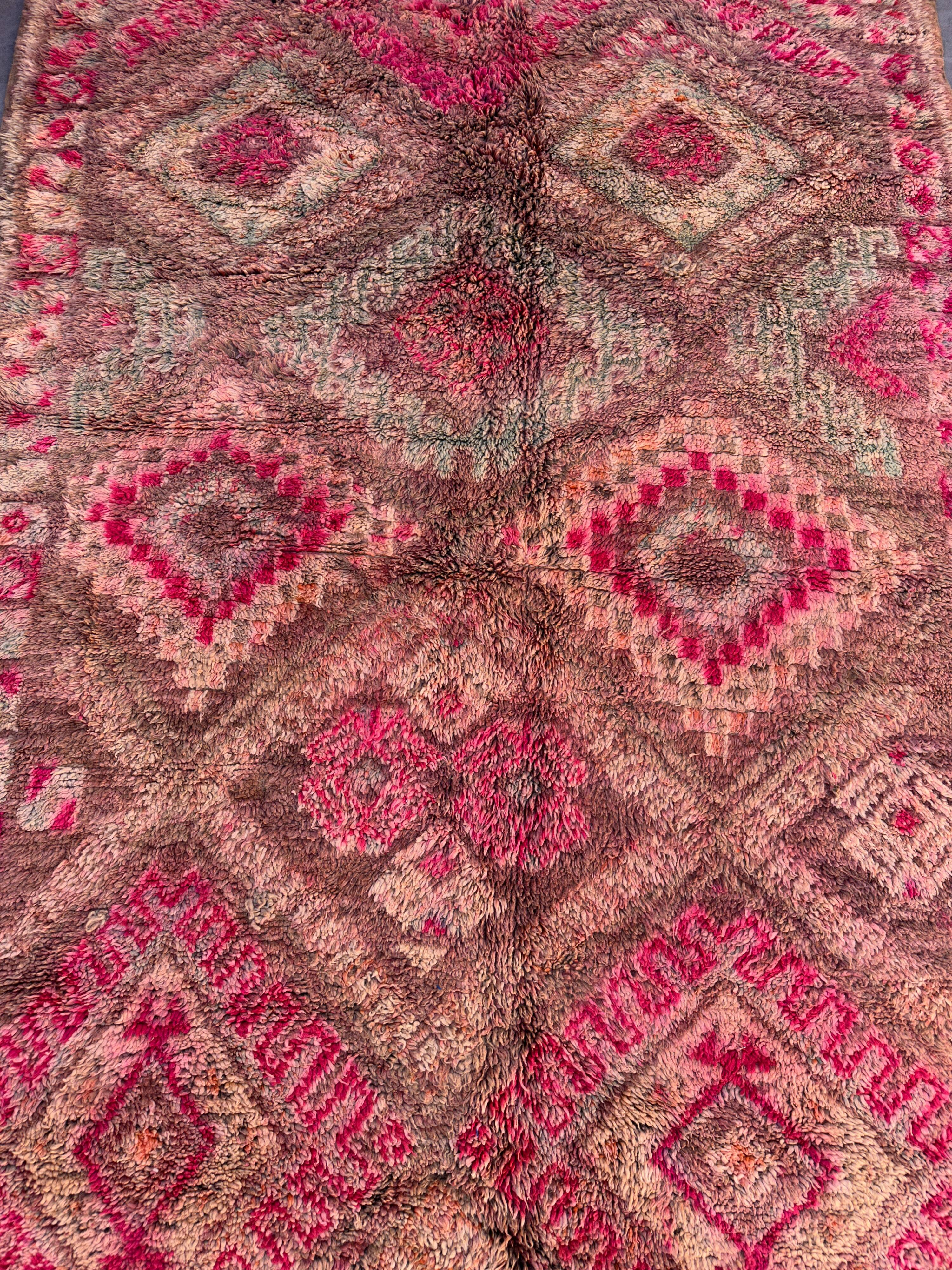 Tapis Marocain Boujad rose - 380 x 186 cm