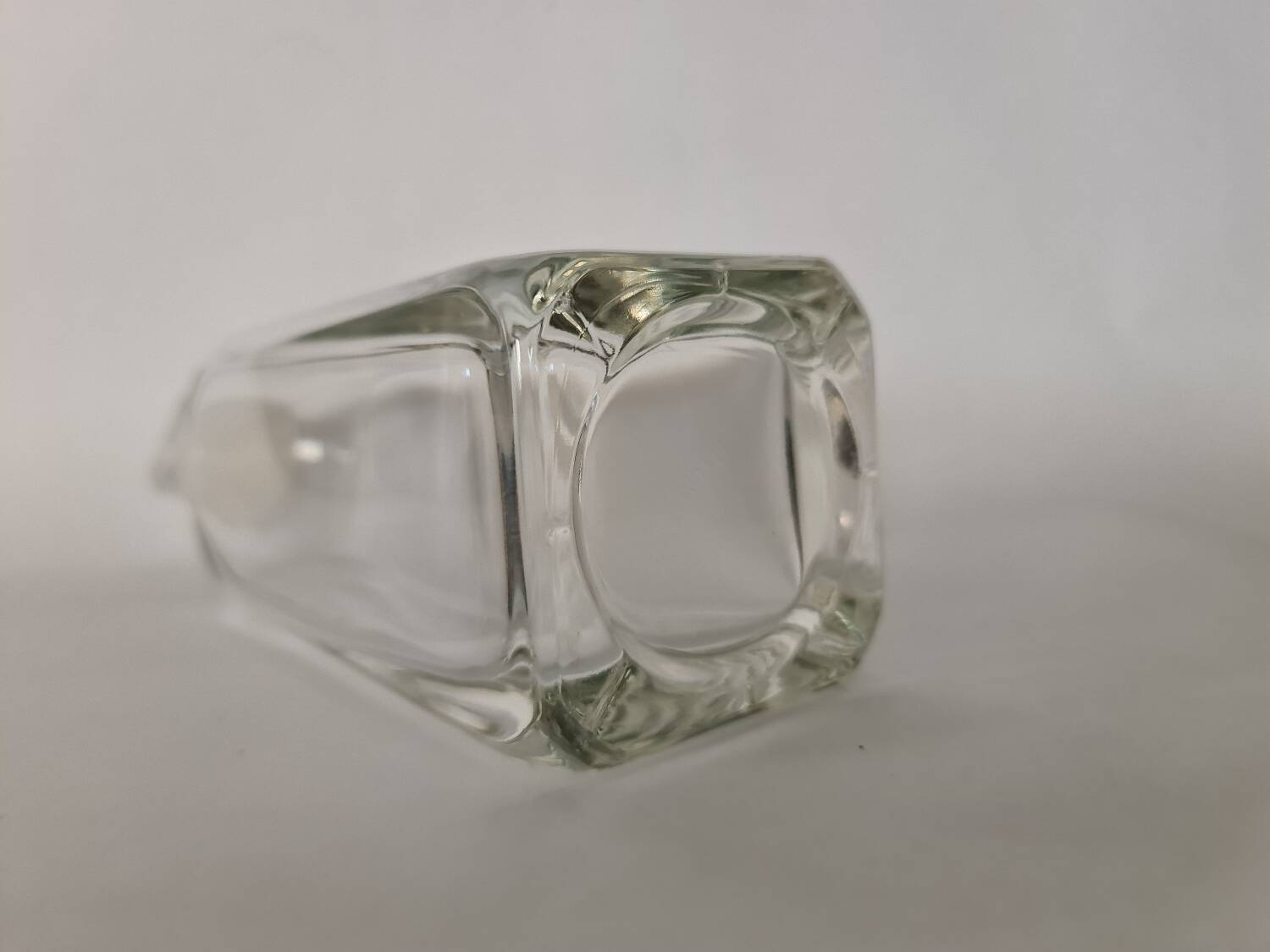 Luigi Bormioli decanter Italian designator