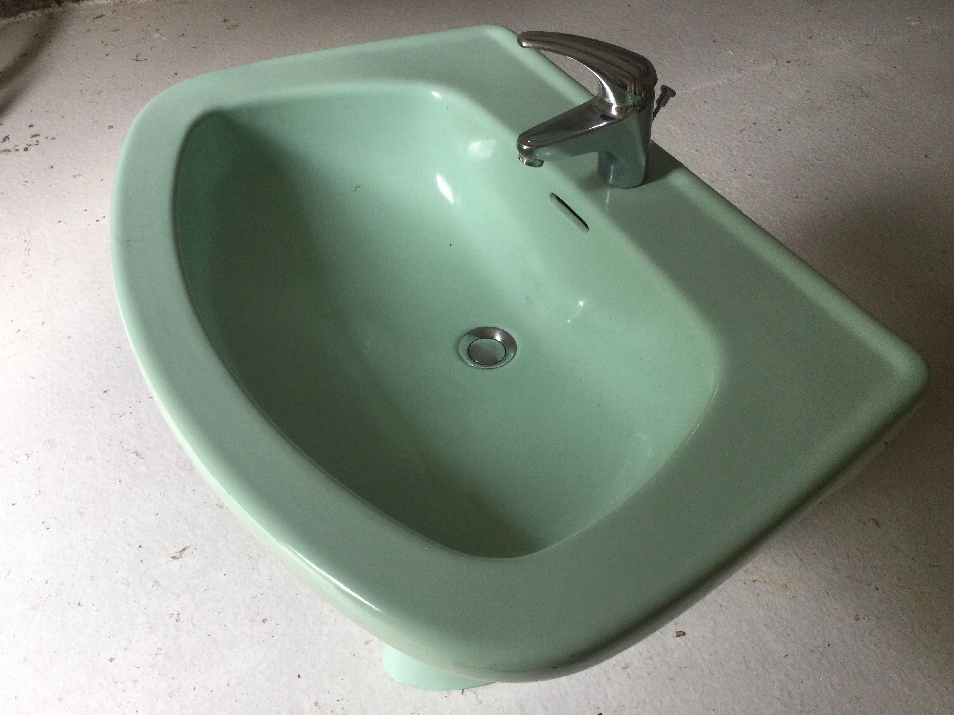 Old vintage sink year 70