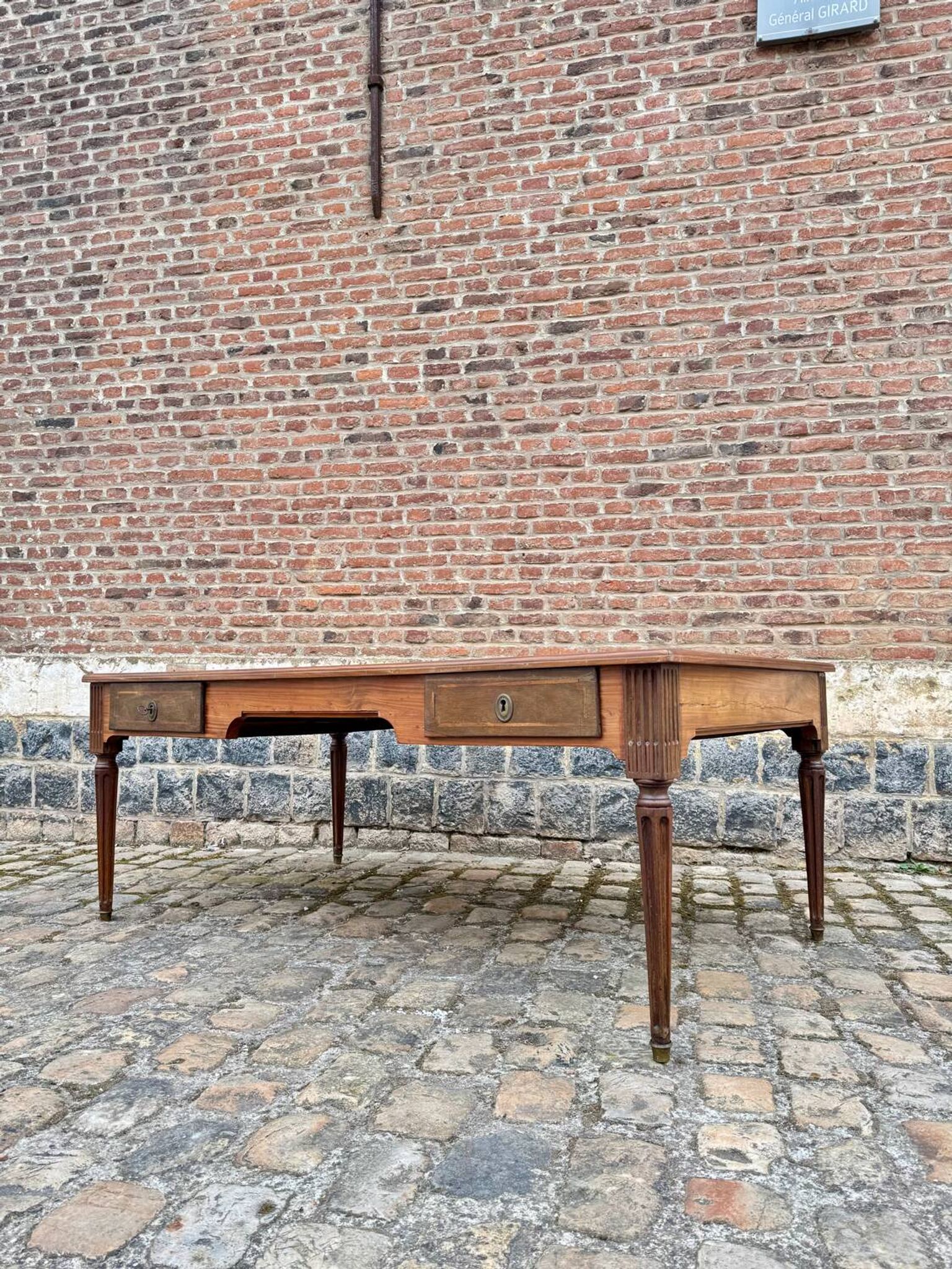 Very large double-sided mahogany desk from the Louis XVI 18th century