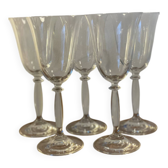 5 large tulip-shaped crystal glasses for wine or water.