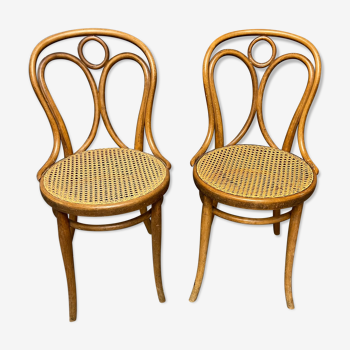 Paire de chaises Thonet n 19 estampillées thonet