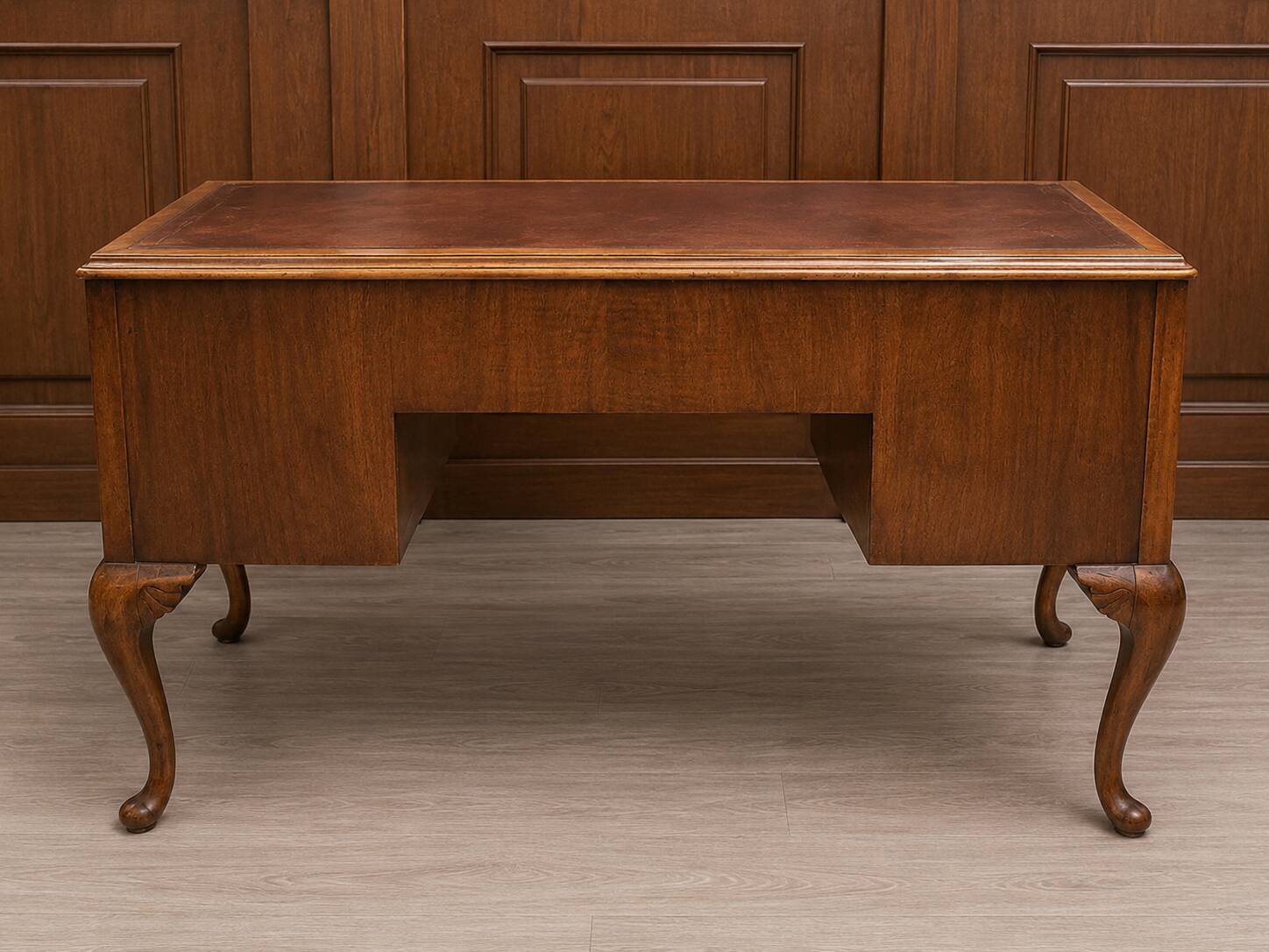Bureau chippendale en loupe d orme