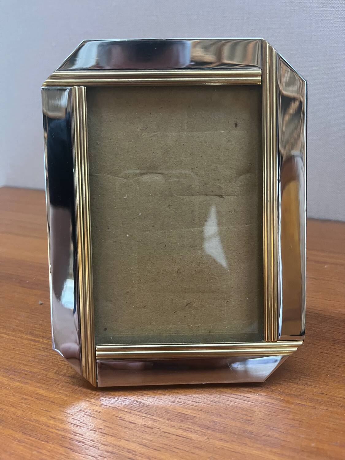 Metal photo frame