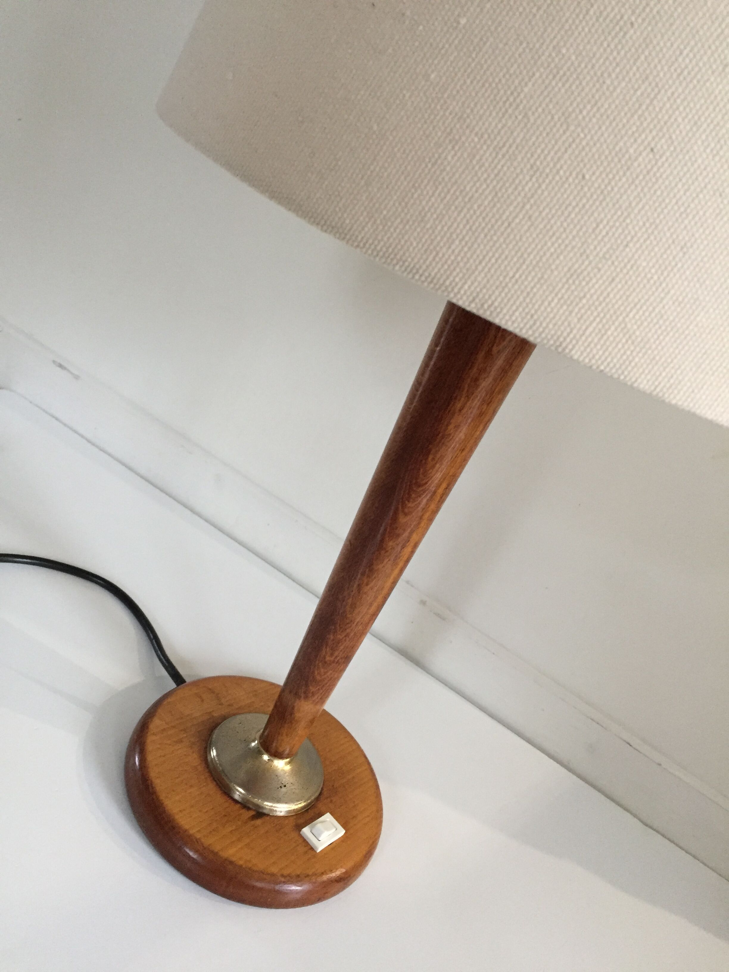 Chic wooden office lampe 1960