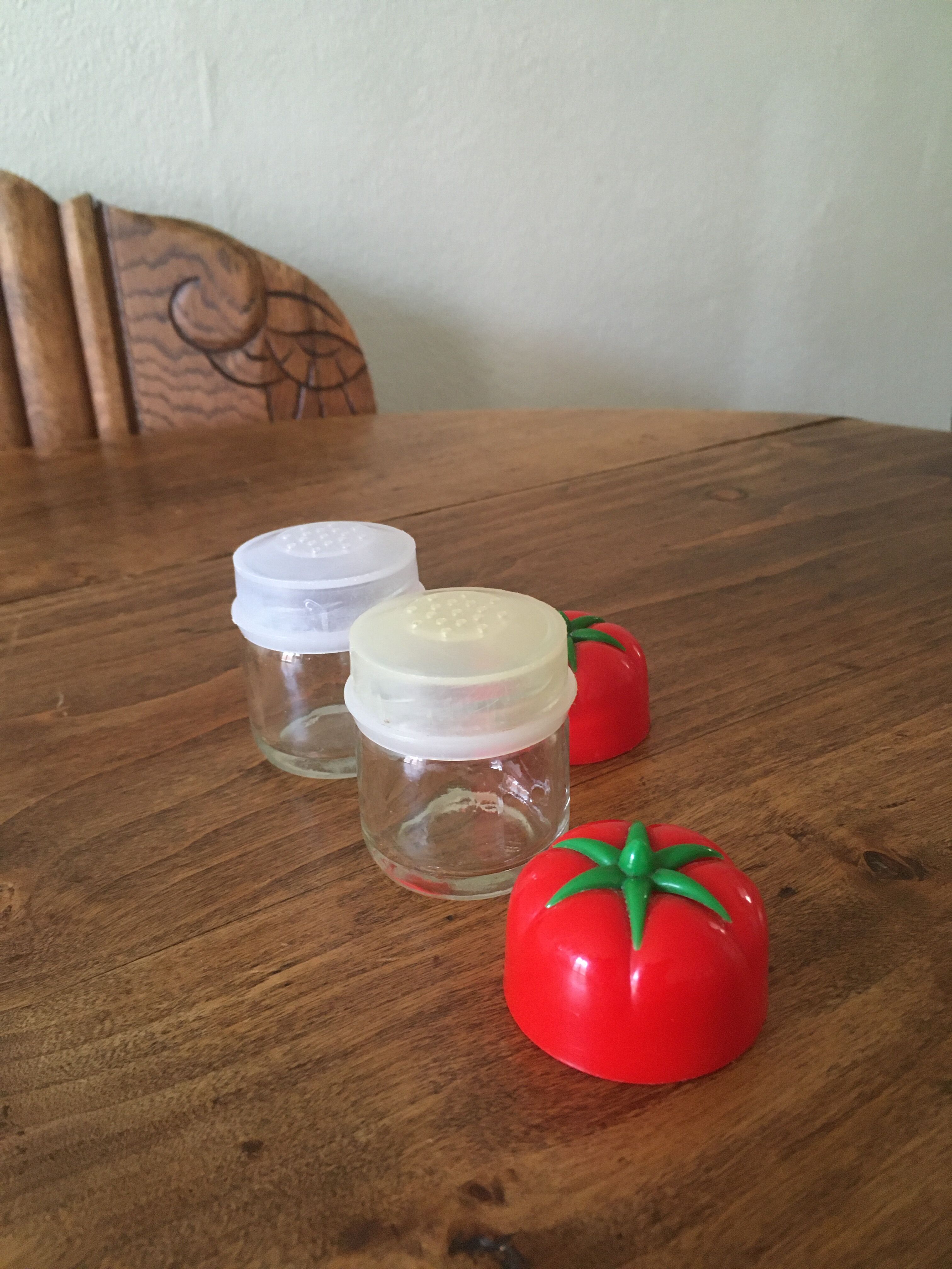 Salt and pepper shaker, tomato-shaped