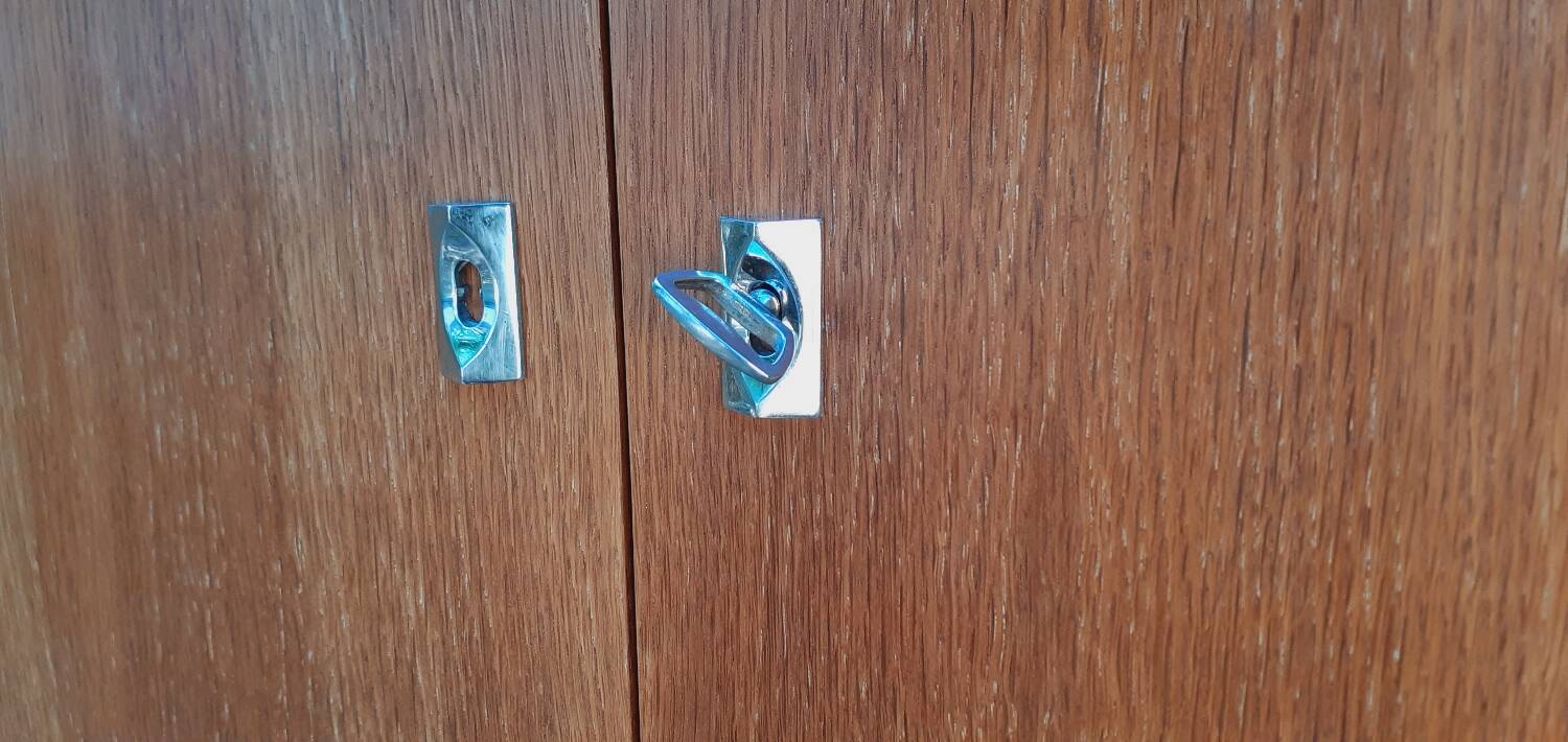 Armoire vintage année 60 en chêne