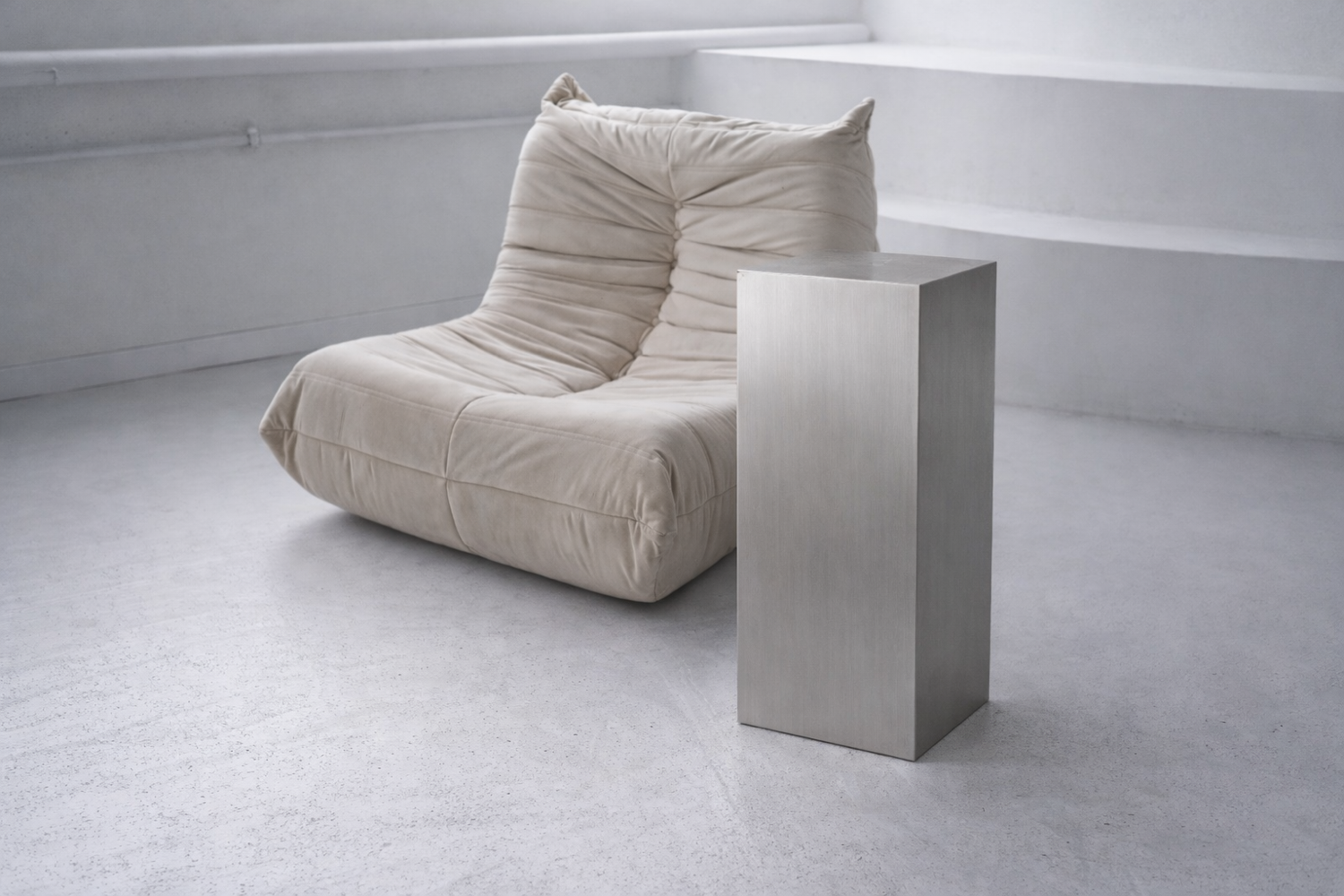 Stainless Steel Pedestal Plinth – Minimalist Sculptural Side Table