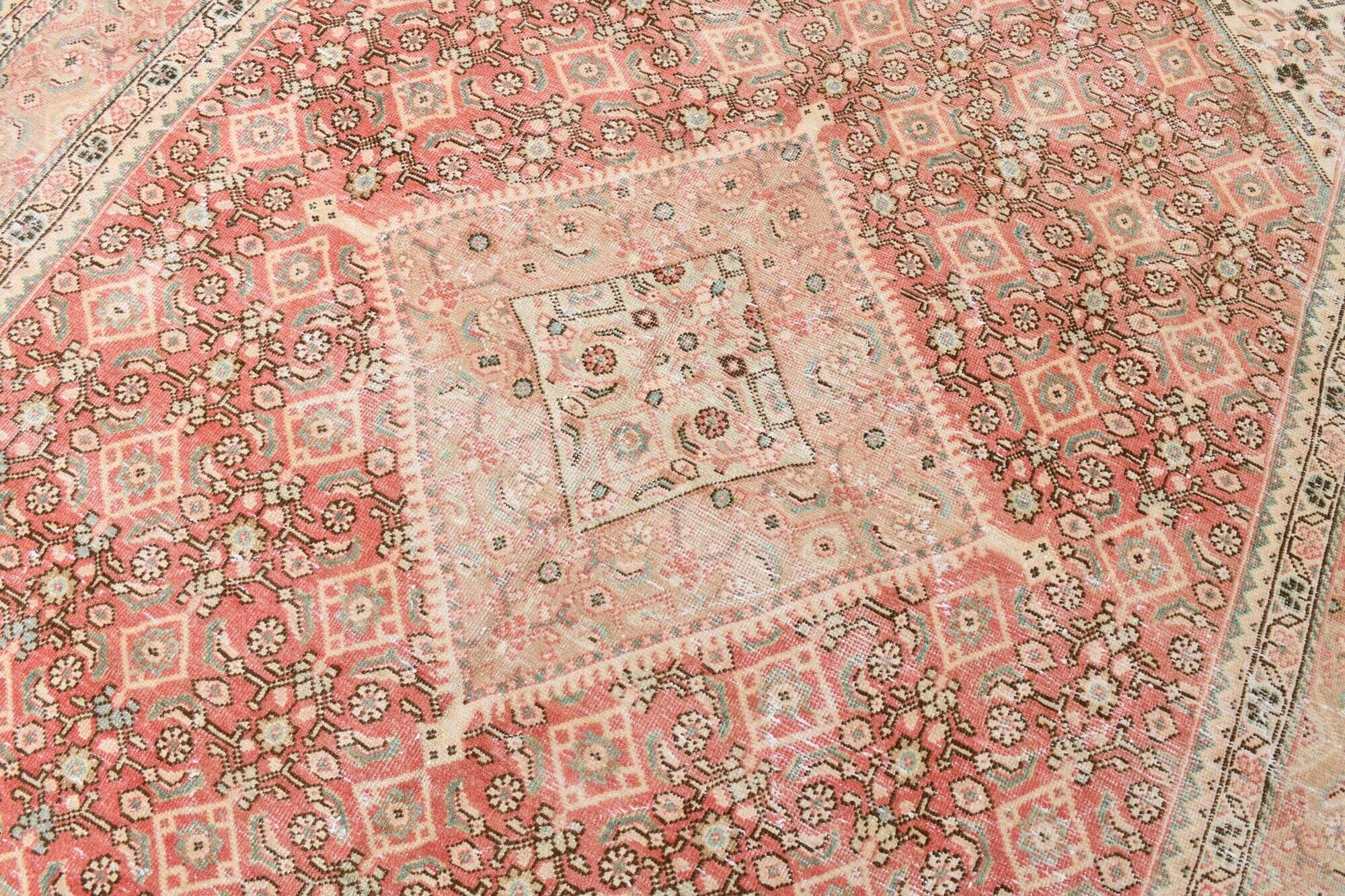 Vintage Turkish carpet in ivory and powder pink, 276 × 382 cm