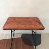 Foldable garden table