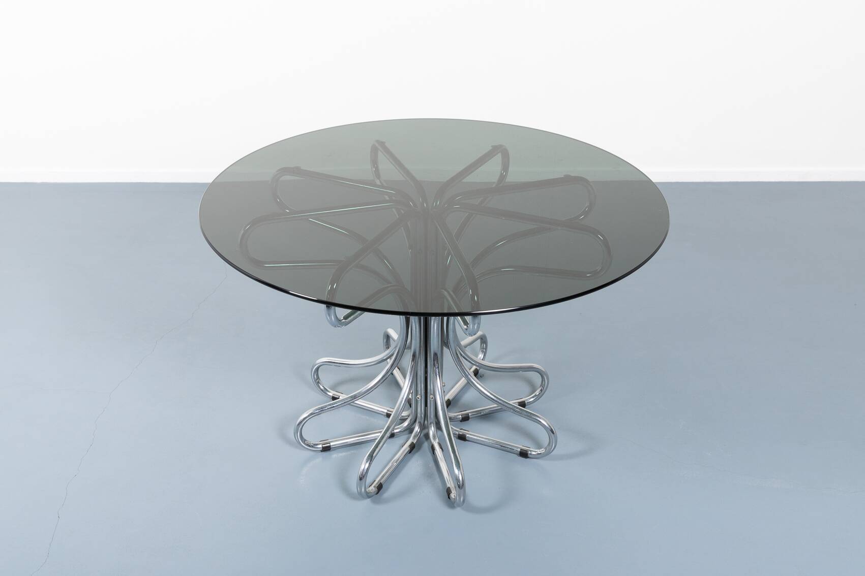 Sculptural Italian design table from 1970’s