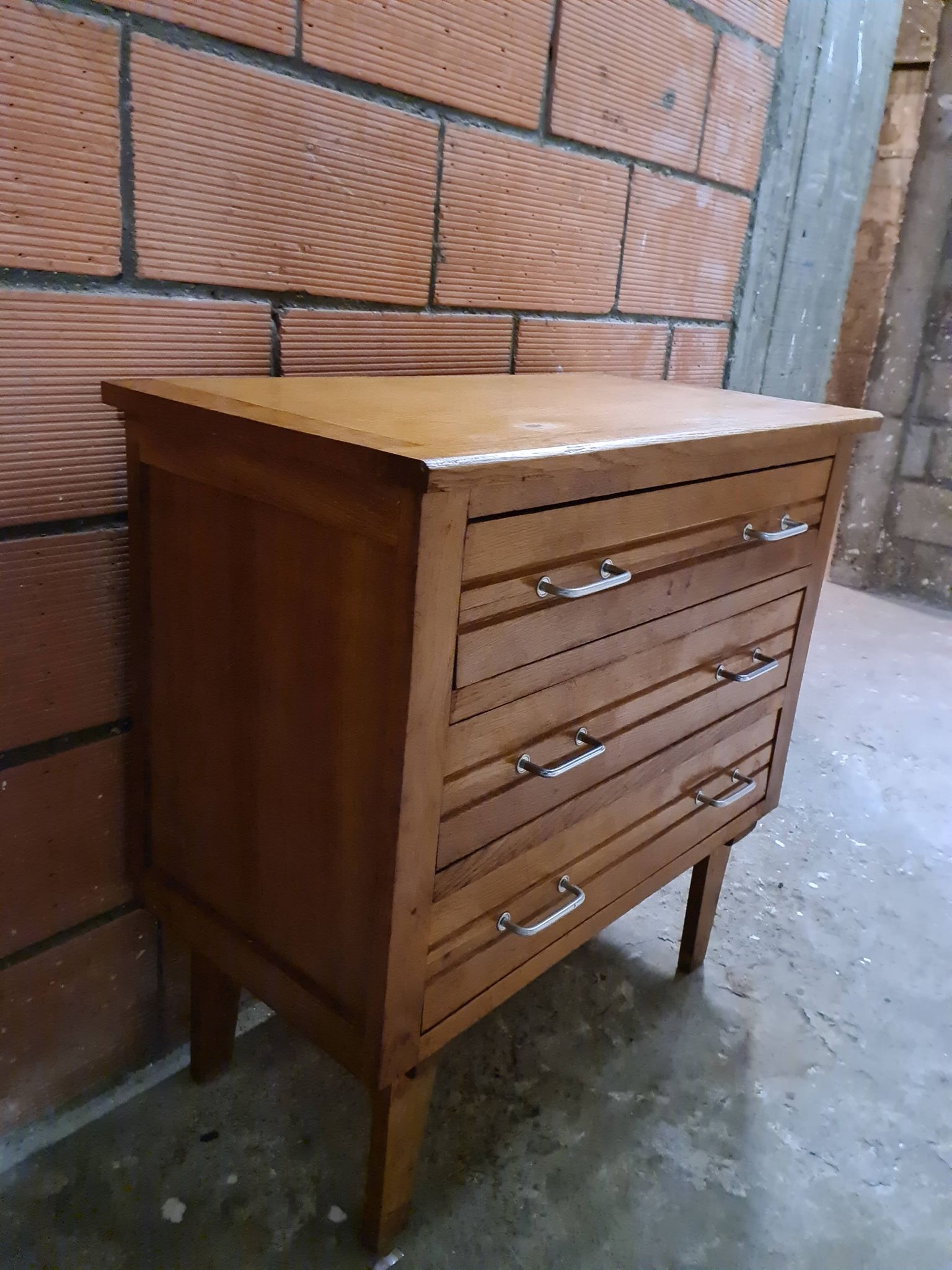 Commode 60'
