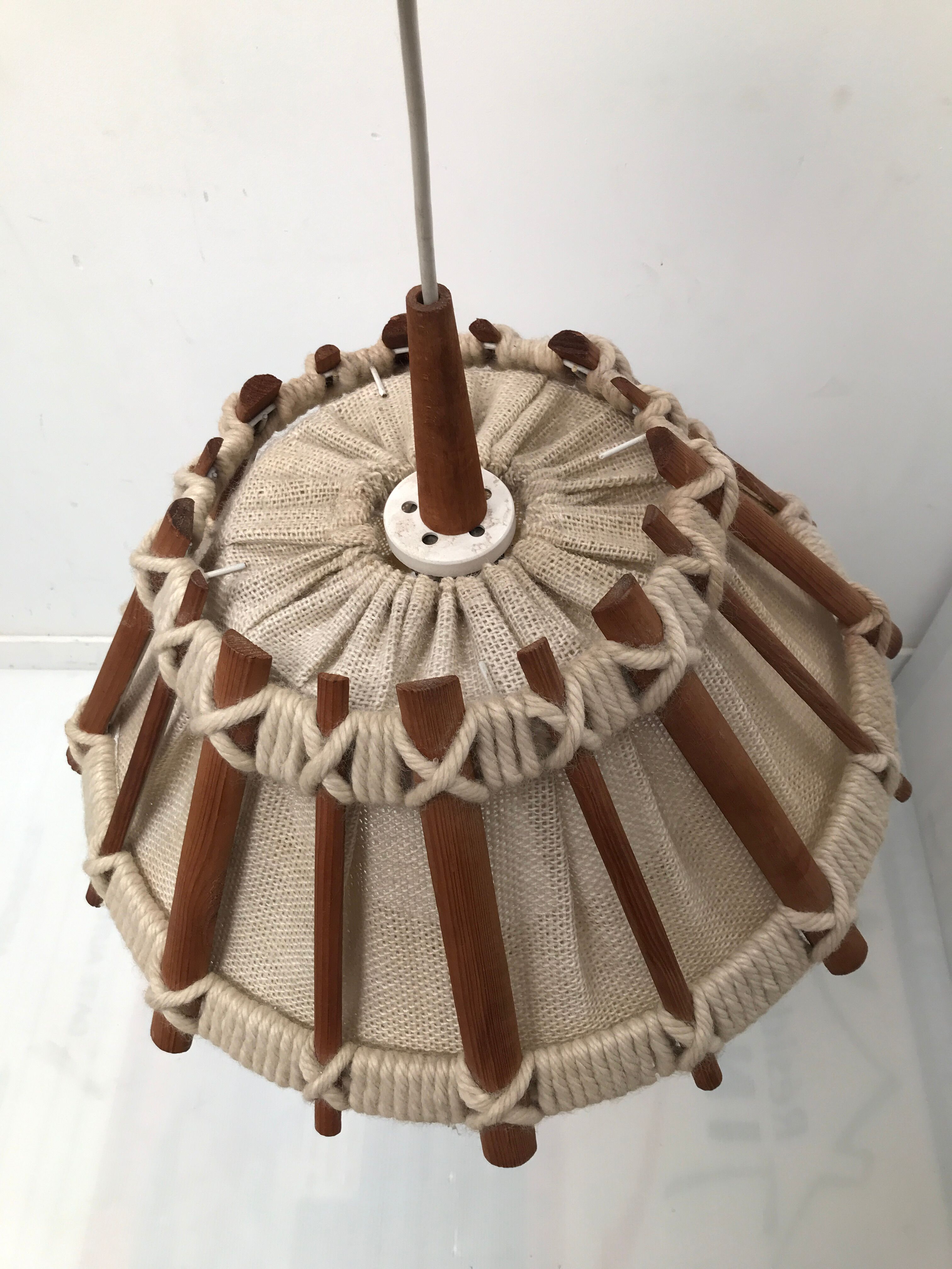 Hanging lamp in linen wood and wool