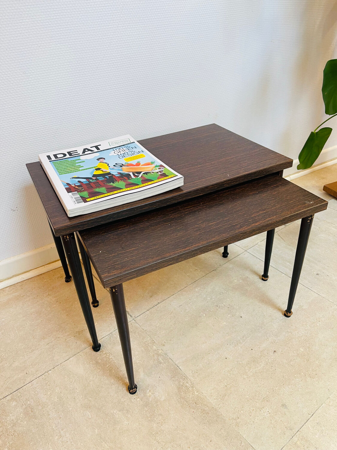 Pair of vintage nesting tables in formica, 1970.