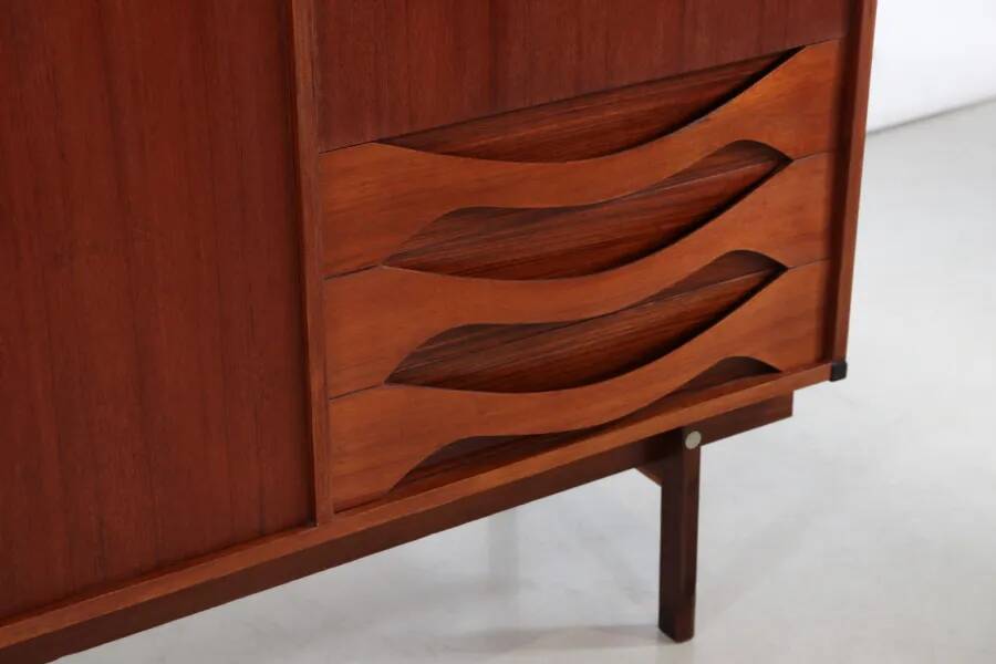 Buffet haut de design moderniste italien en teck et palissandre, 1960