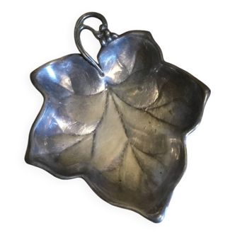 Vine leaf dish