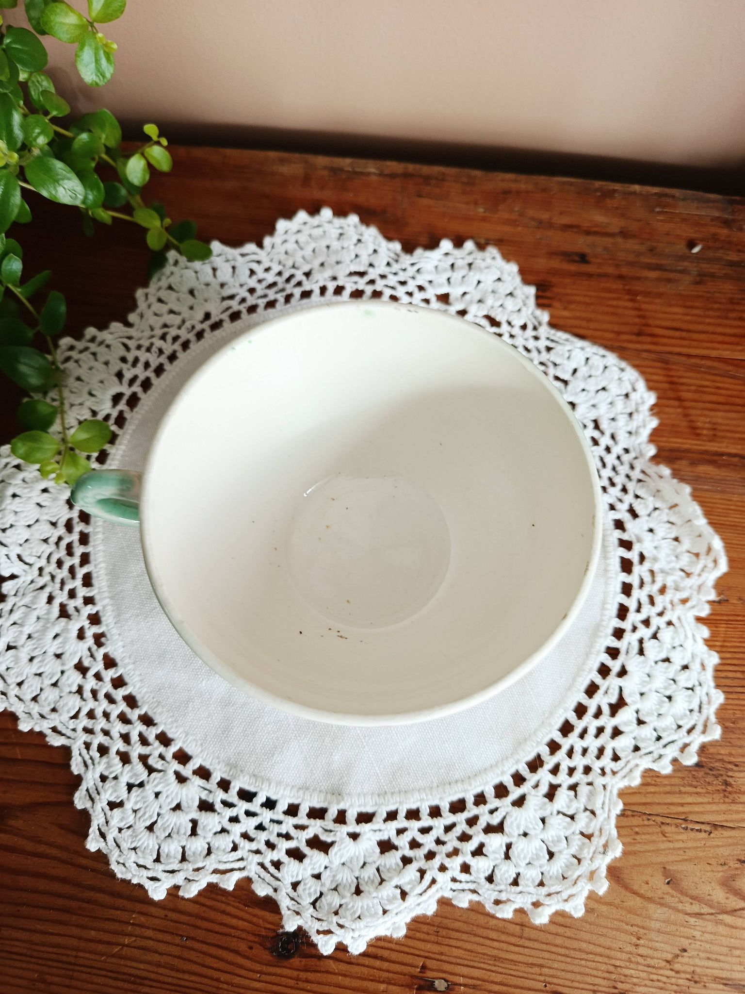 Large slipware cup Thoughts, Choisy le Roi