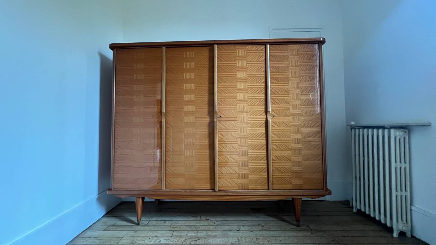 Armoire avec miroir vintage