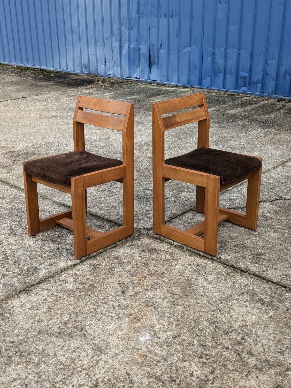 Pair of Maison Regain Elm Sled Chairs, Vintage 1960s