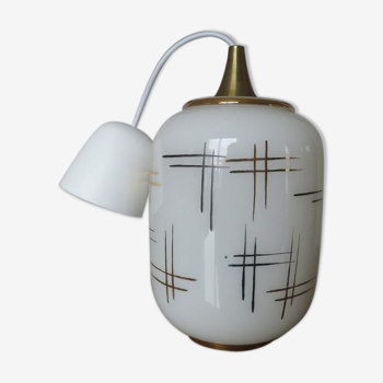 Suspension opaline blanche motifs géométriques dorés années 60 70