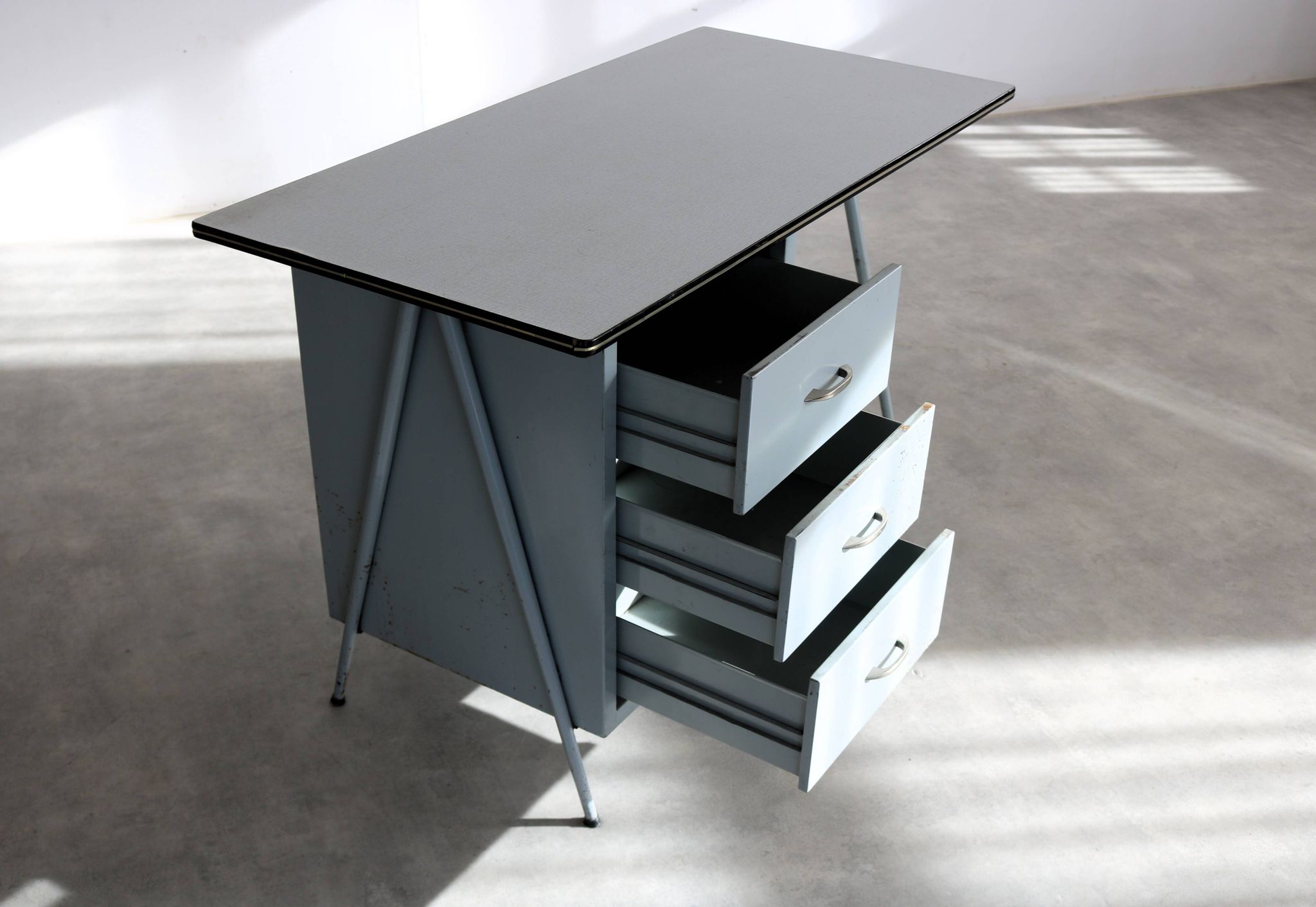 Bureau vintage | style industriel | années 1960 | bureau