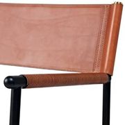 Paire de tabourets de bar avec dossier, couleur tabac et métal noir