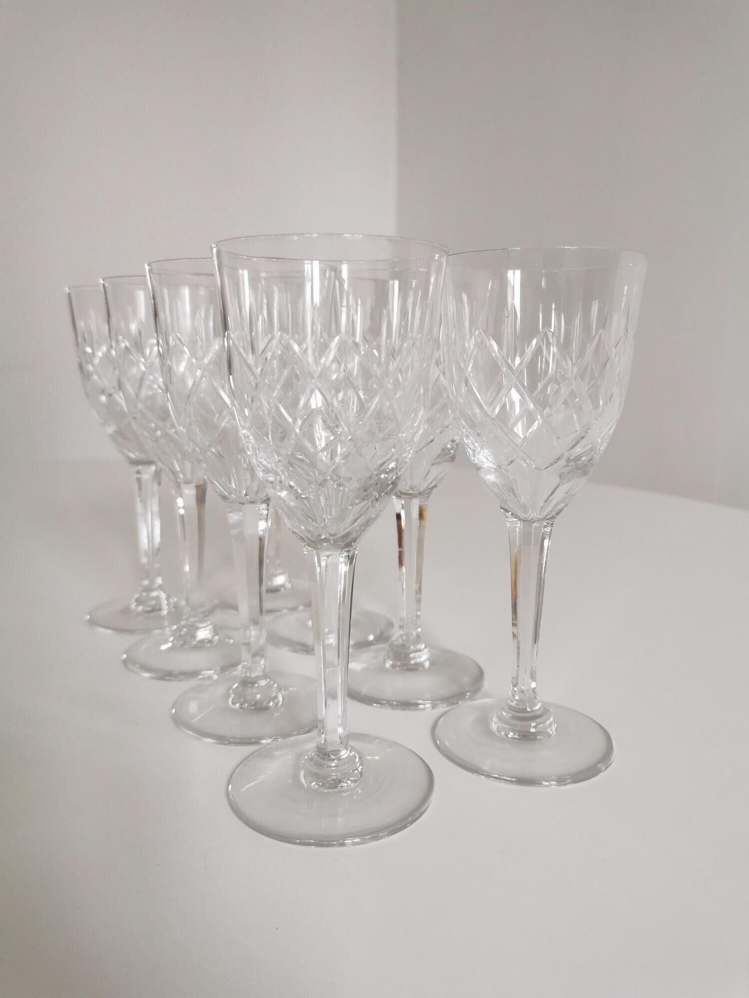 Service of 8 glass of Bohemian crystal wine