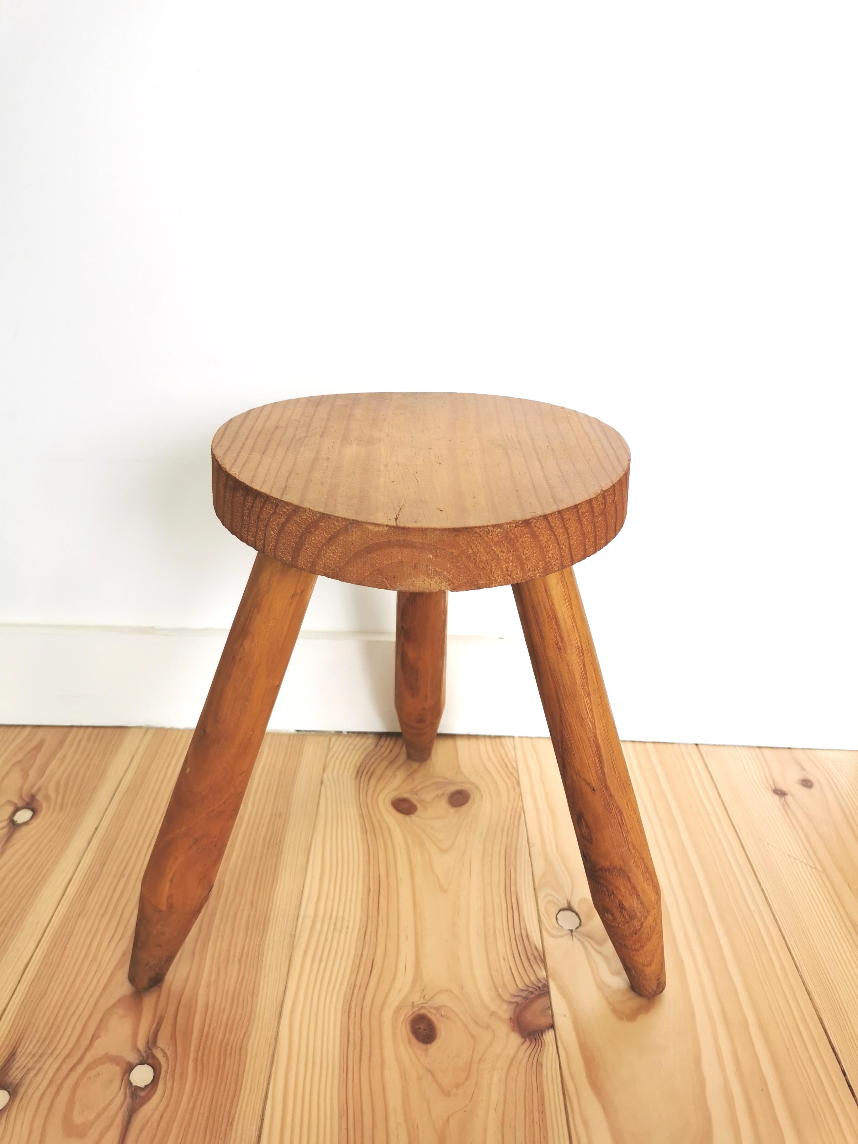 Tripod stool