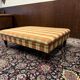 Grand pouf de table basse rembourré en anglais