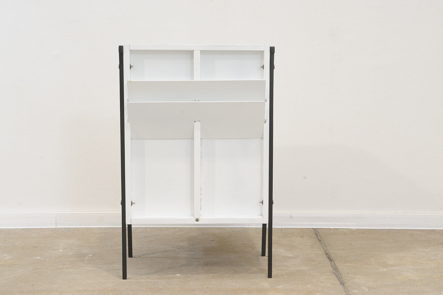 Commode du milieu du siècle entièrement restaurée par Tatra nabytok, années 1960