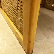 Paire de fauteuils vintage en bois et cannage – 1980