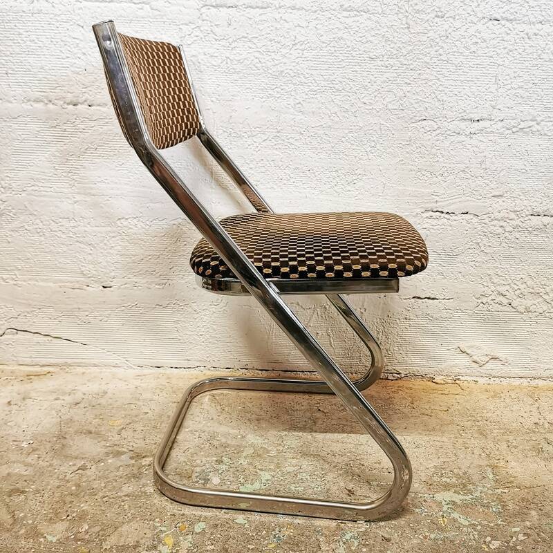 Vintage cantilever chair