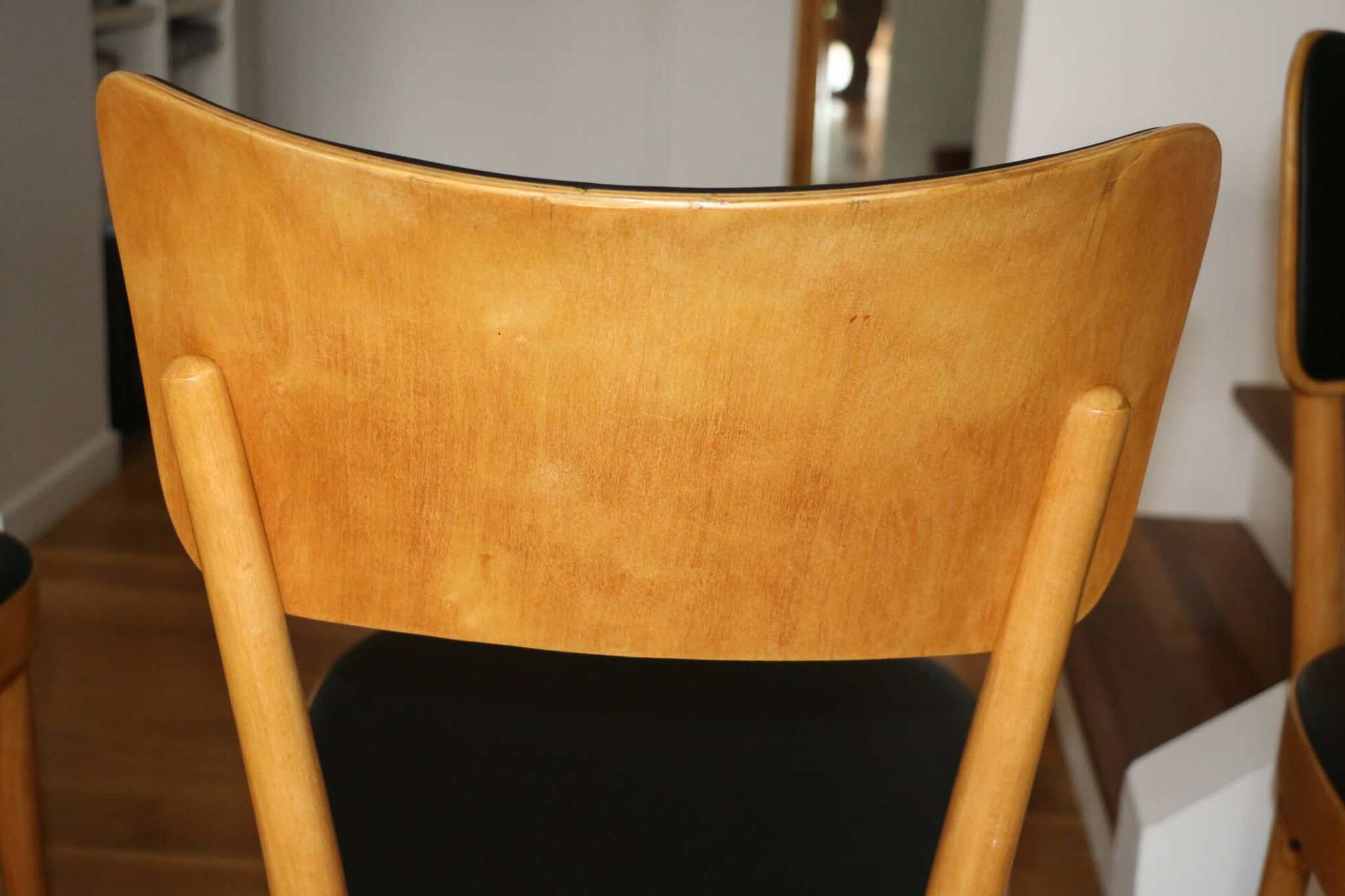 5 chaises baumann dos large skaï noir