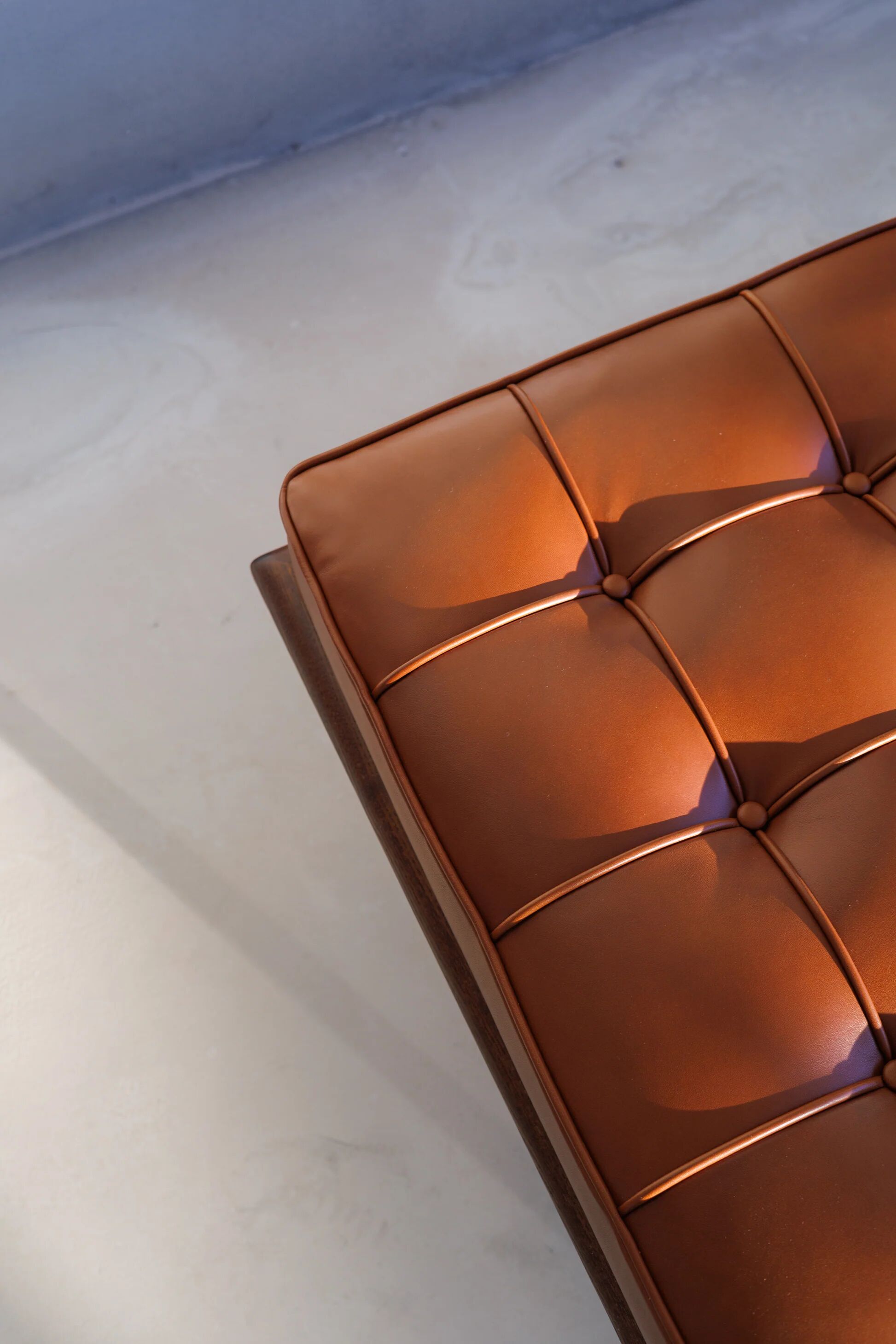 Barcelona day bed by Mies van der Rohe for Knoll - cognac leather