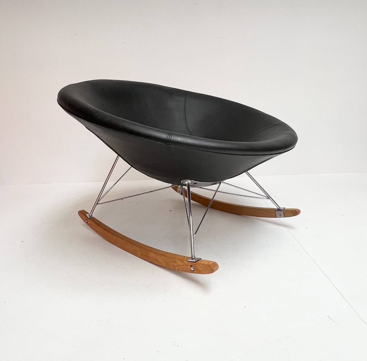 Donut design rocking chair, after 2000