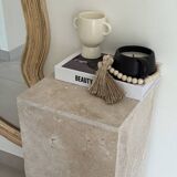 Column side table in travertine
