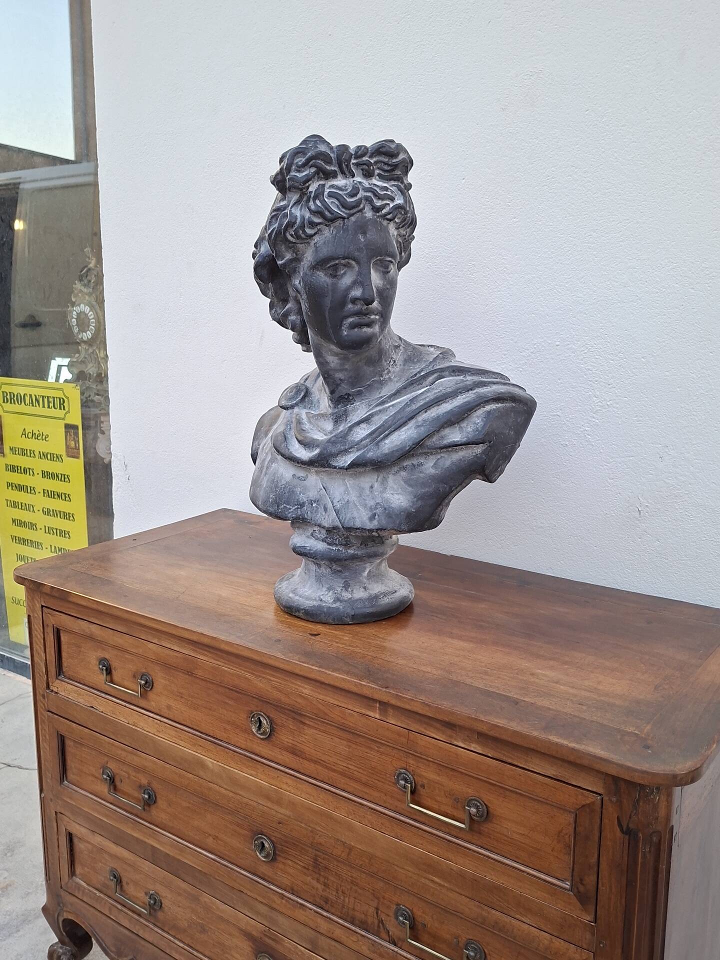 Louis XV style commode in solid walnut, 19th century rustic.