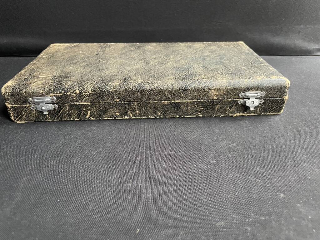 Box of 12 table knives – Orfèvrerie G. Vivier et Nogent