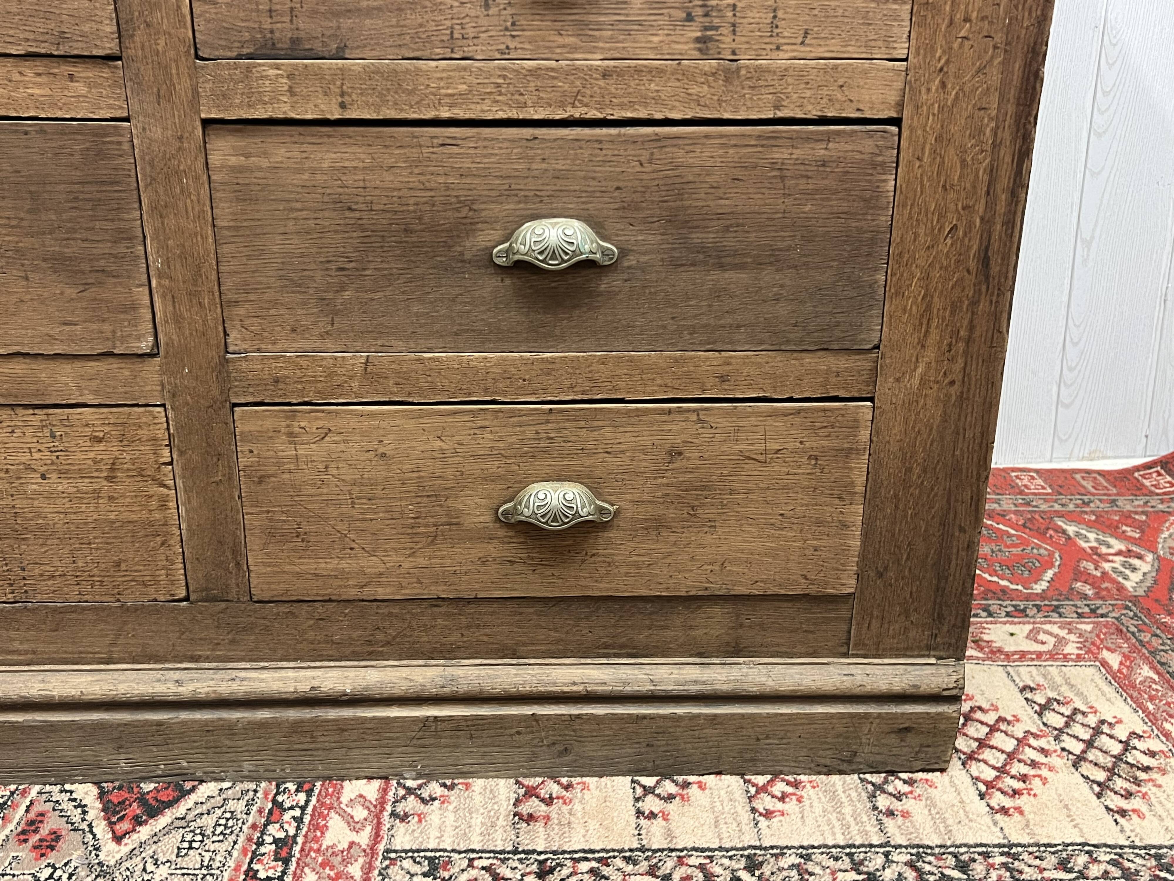 Meuble de métier/ meuble à tiroir