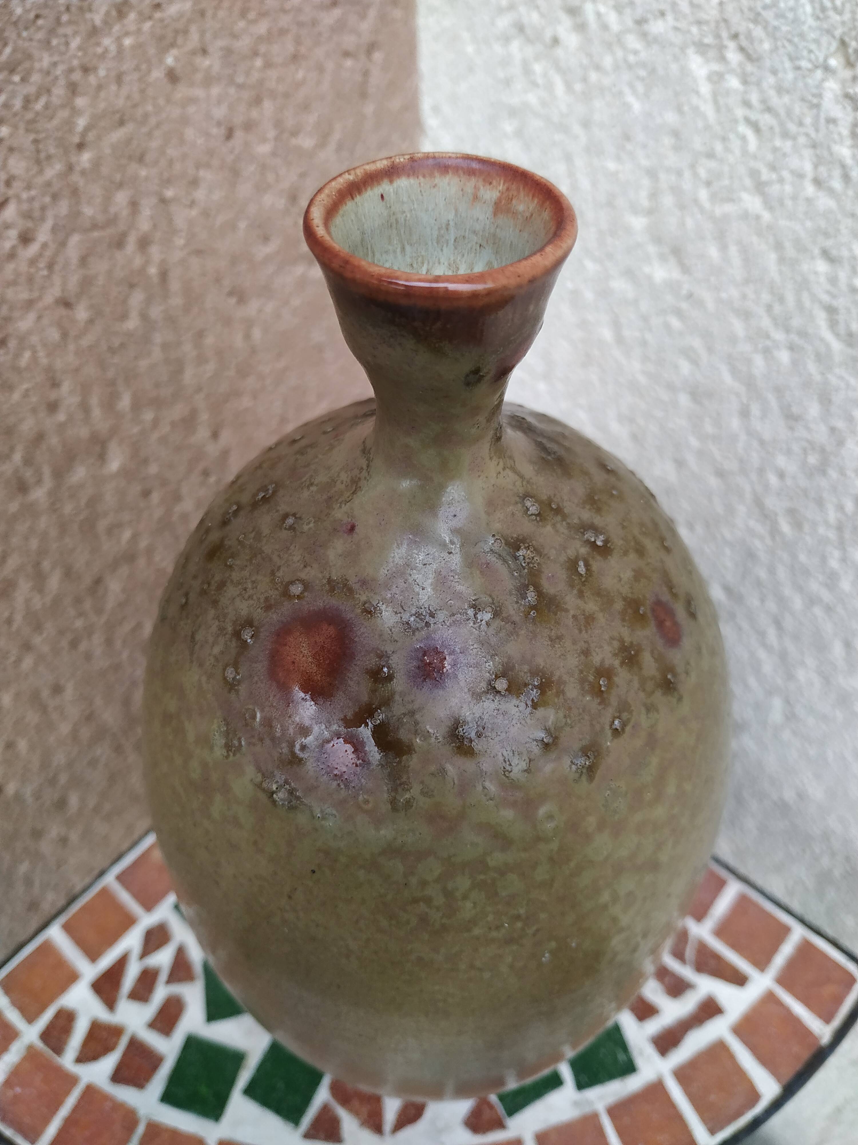 Design bottle in enamelled sandstone in the taste of Suzanne ramie