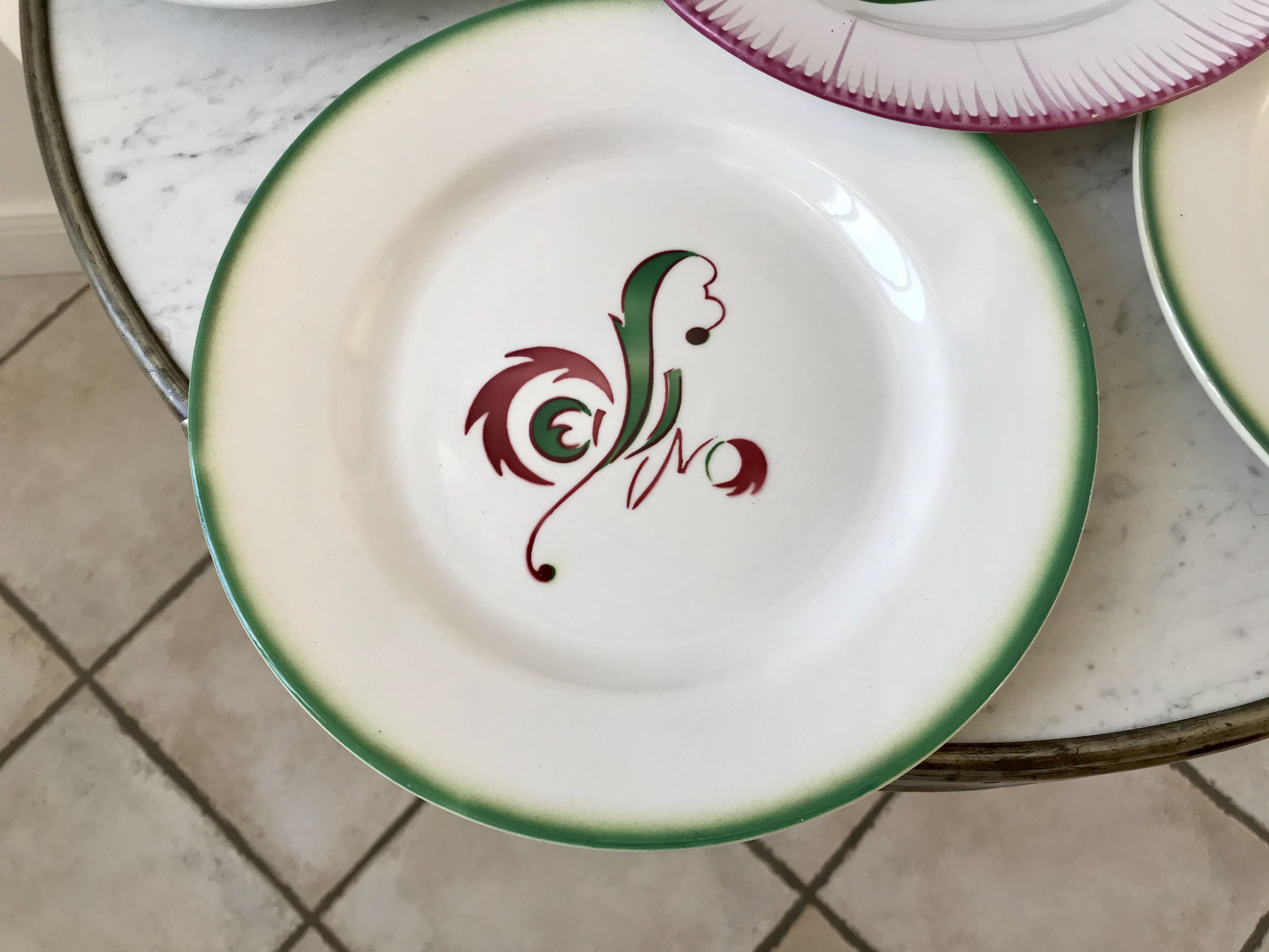Set of 6 flat plates mismatched Digoin Sarreguemines models Rooster and Casino 30s