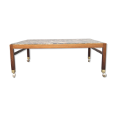 Table basse suédoise de bois de rose et de galets dans le style d’Ib Kofod-Larsen , années 1960