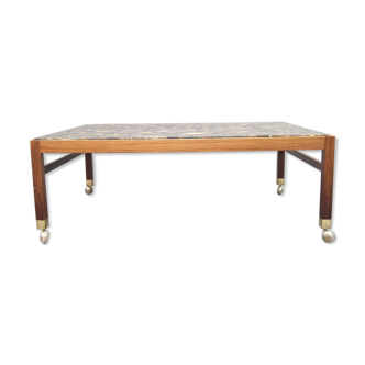 Table basse suédoise de bois de rose et de galets dans le style d’Ib Kofod-Larsen , années 1960